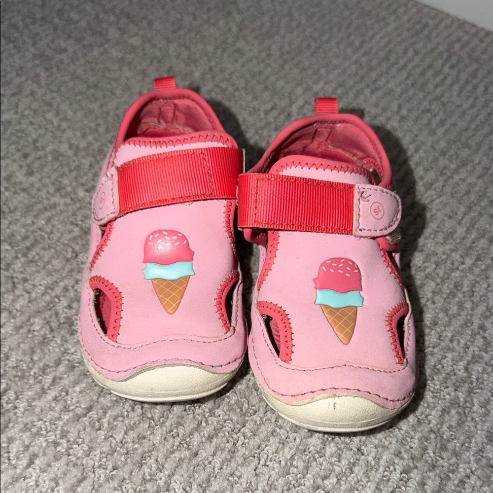 Stride Rite shoes 6 for water